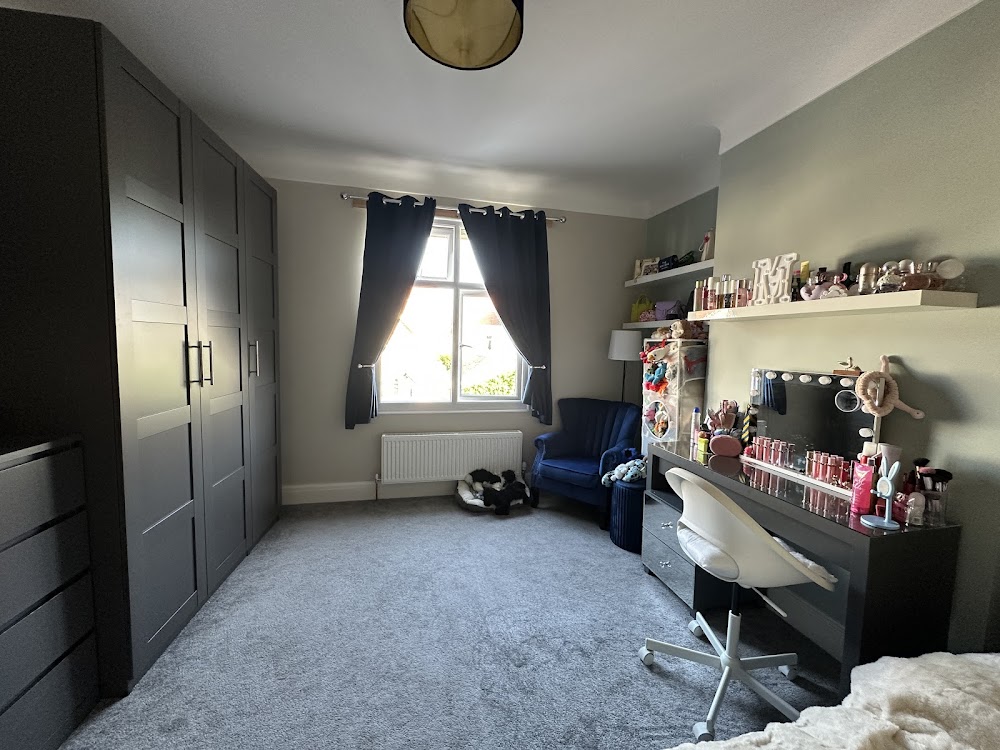 Flatpack Couple – Aubery & Larry Furniture Assembly